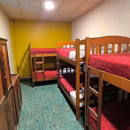 Flying Dog Hostel Iquitos Exterior photo