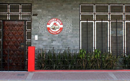 Flying Dog Hostel Iquitos Exterior photo