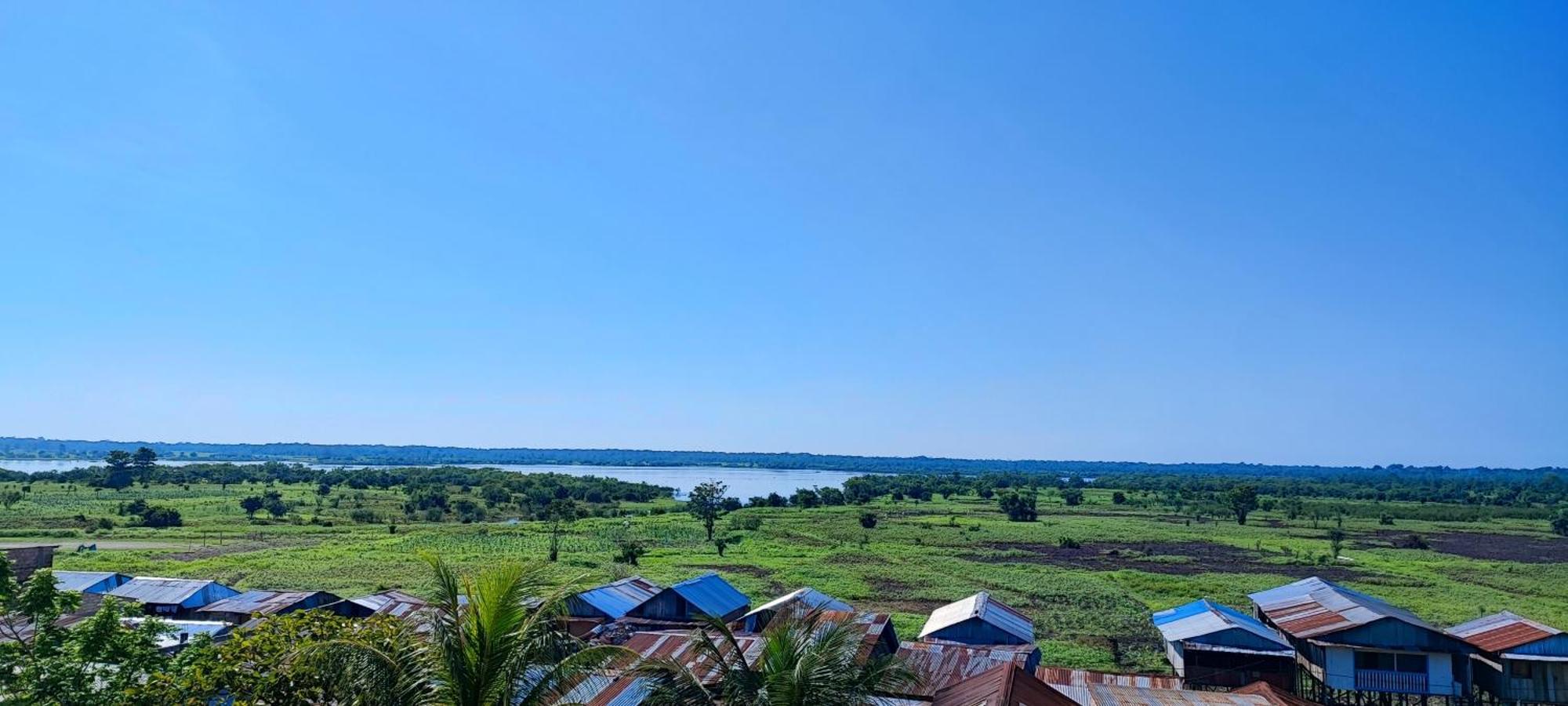 Flying Dog Hostel Iquitos Exterior photo