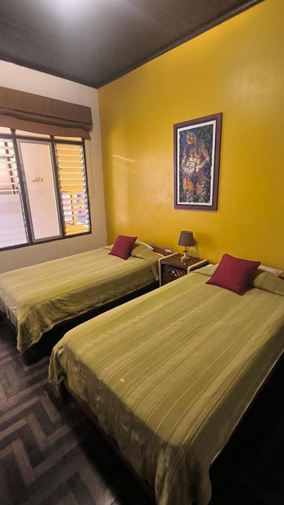 Flying Dog Hostel Iquitos Exterior photo